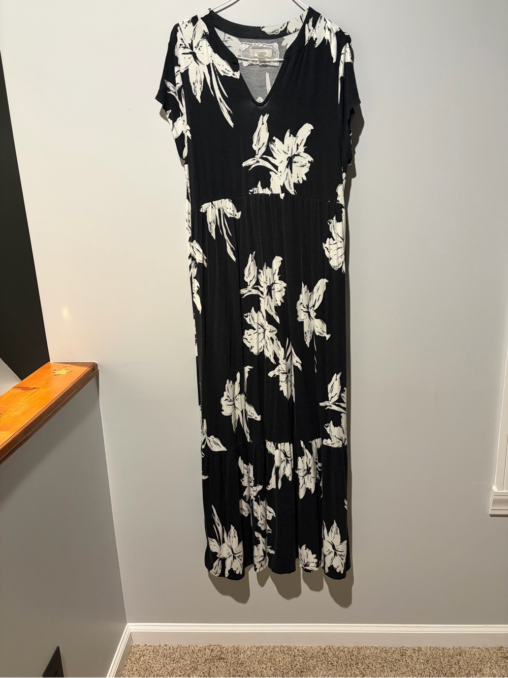 Cupio Black and White Floral V-Neck Maxi Dress